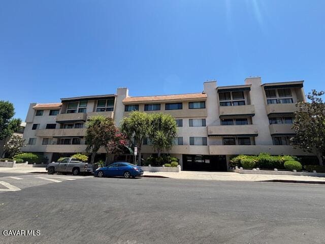 5310 Zelzah Ave Unit 305, Encino, CA 91316 - view of apartment building / complex