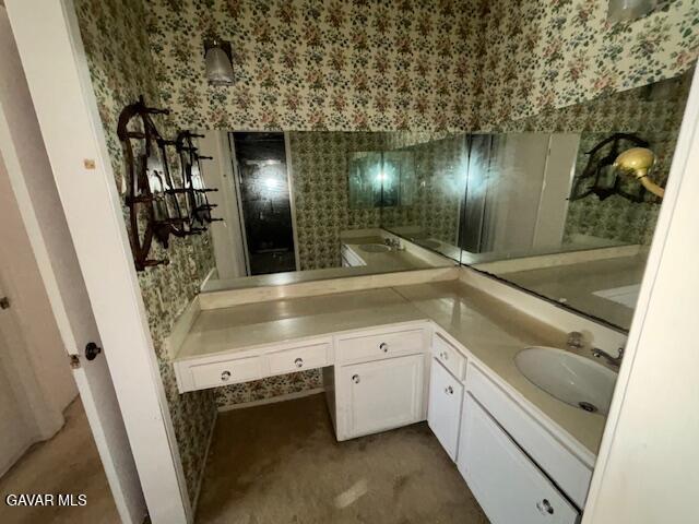 5310 Zelzah Ave Unit 305, Encino, CA 91316 - bathroom featuring vanity