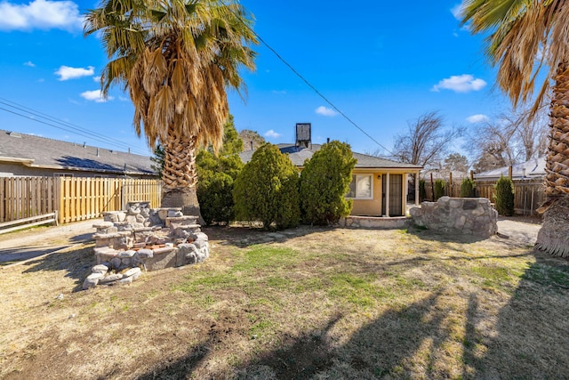 view of yard featuring fence