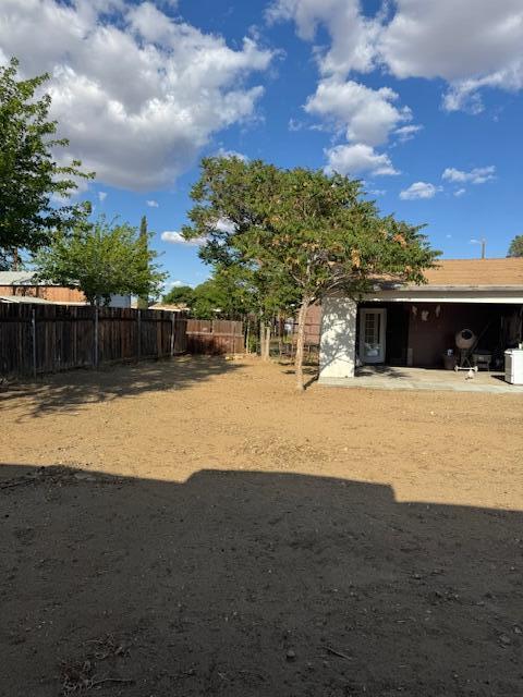 43427 Fairglen Rd, Lancaster, CA 93535 - view of yard