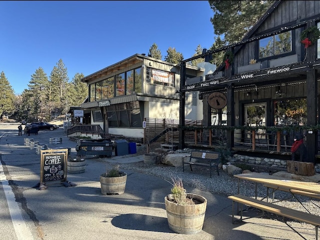 Listing photo 3 for 33401 Angeles Dr, Big Bear City CA 92314