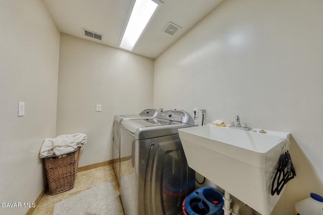 19426 Cavalier Ct, Tehachapi, CA 93561 - laundry room featuring independent washer and dryer and baseboards