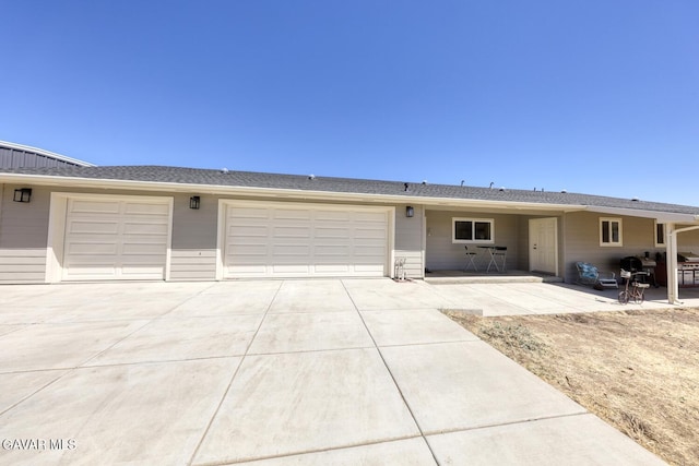 19426 Cavalier Ct, Tehachapi, CA 93561 - ranch-style home with a garage and driveway