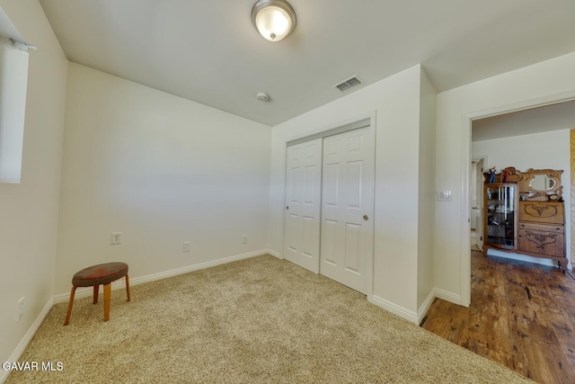 19426 Cavalier Ct, Tehachapi, CA 93561 - unfurnished bedroom featuring a closet and carpet