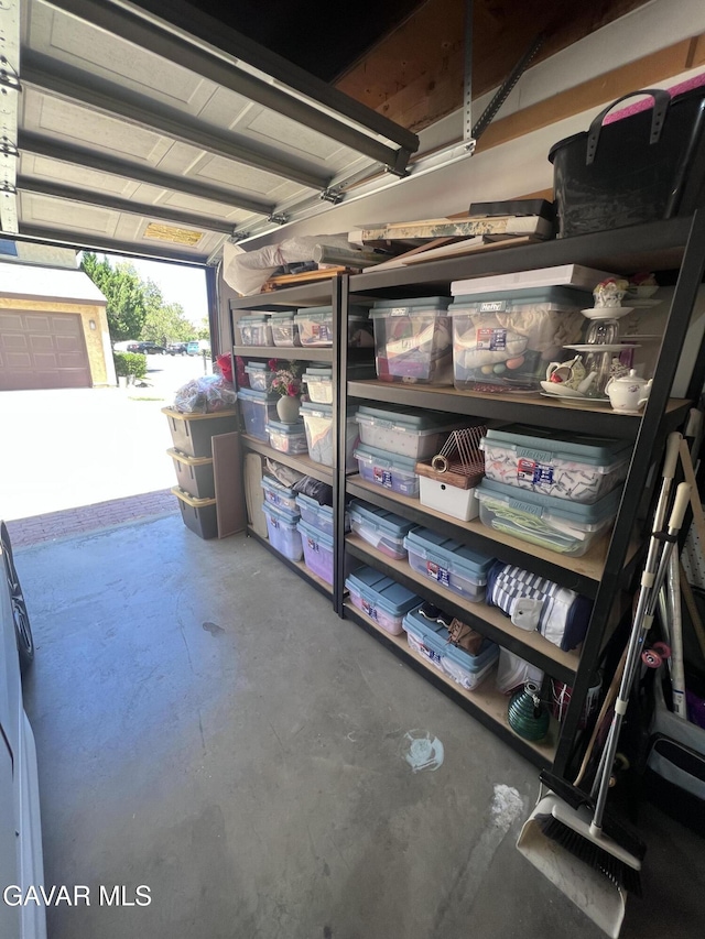 42821 W 15th St Unit 1, Lancaster, CA 93534 - storage with a garage