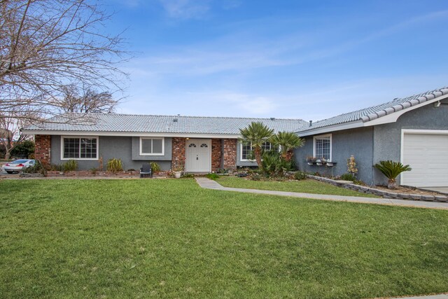 single story home featuring a garage