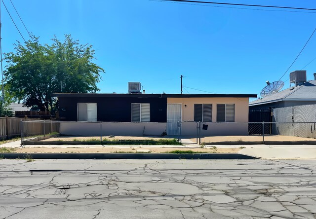 44817 Redwood Ave, Lancaster, CA 93534 - photo 1