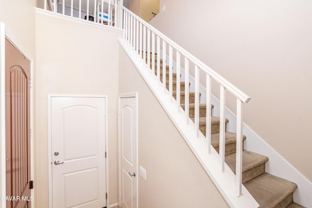 27951 Avalon Dr, Santa Clarita, CA 91351 - photo 15
