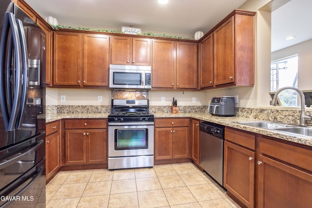 27951 Avalon Dr, Santa Clarita, CA 91351 - photo 6