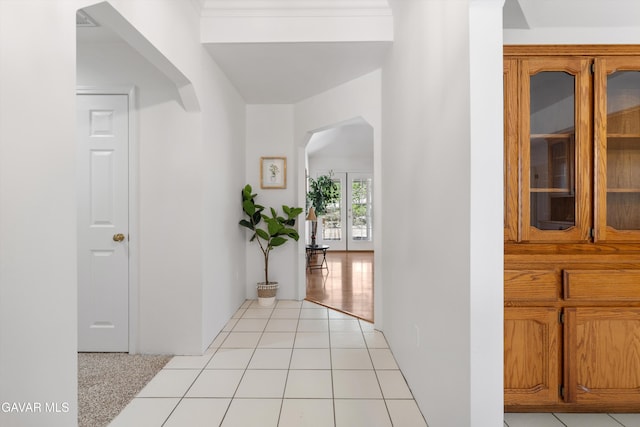 22401 Citation St, Tehachapi, CA 93561 - hallway with arched walkways