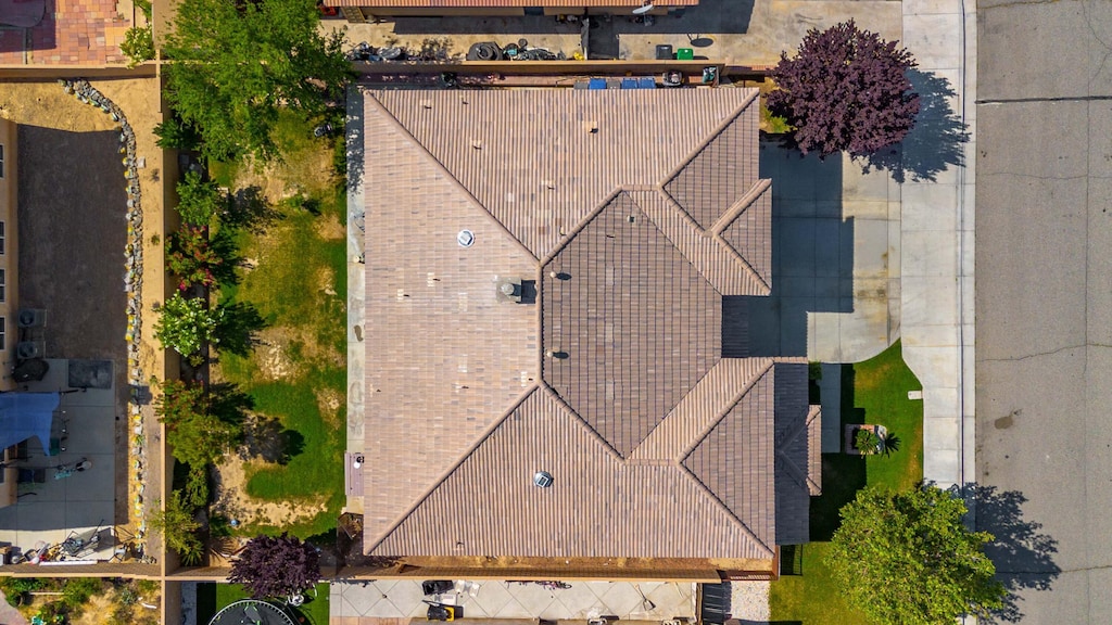 43920 W 33rd St, Lancaster, CA 93536 - view from above of property