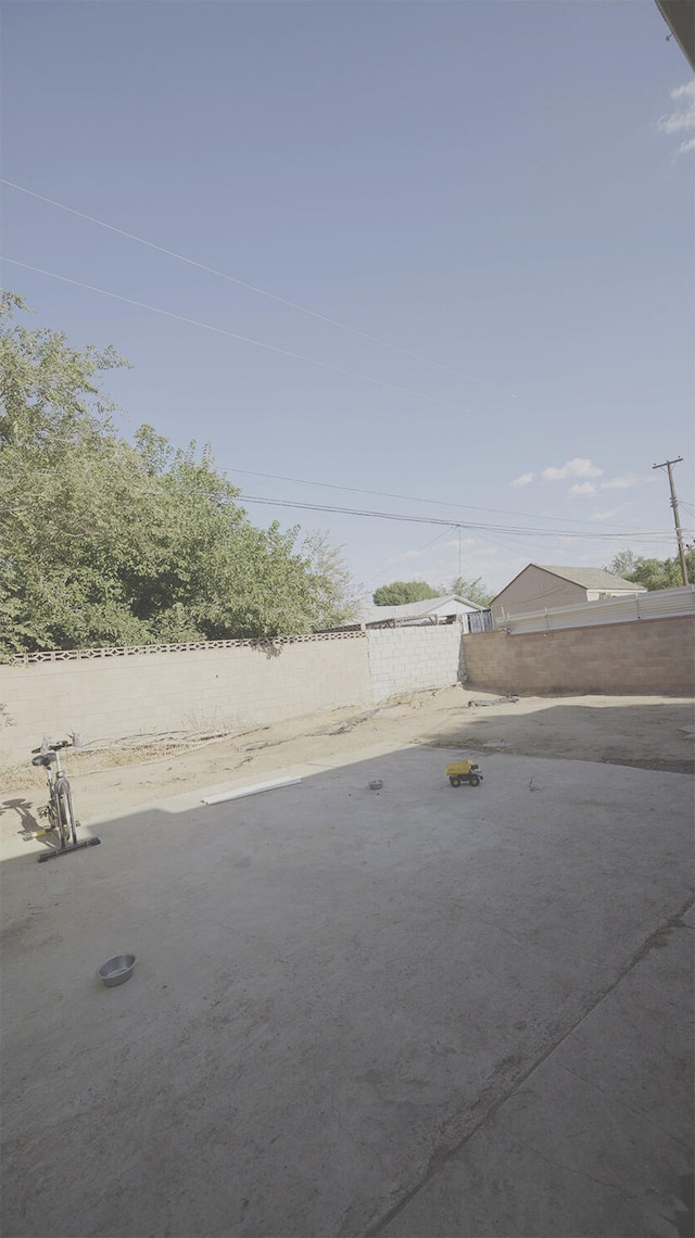 view of yard with a patio