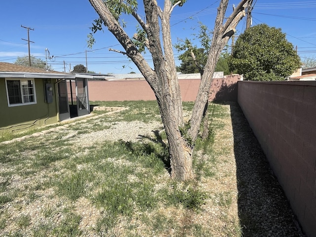 2010 W Lumber St, Lancaster, CA 93536 - view of yard