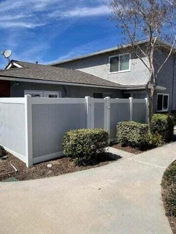 28093 Robin Ave Unit 150, Santa Clarita, CA 91350 - view of side of property