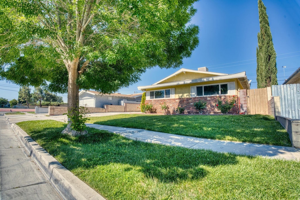 45209 Lorimer Ave, Lancaster, CA 93534 - photo 1