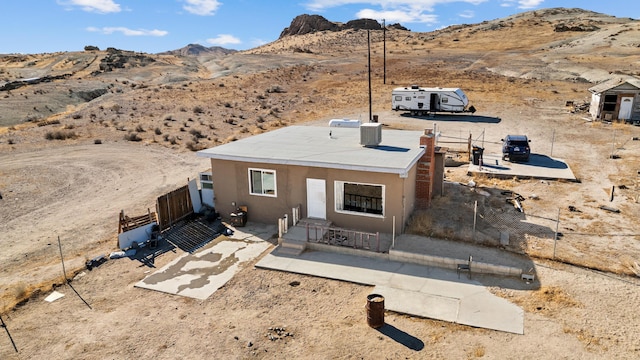 bird's eye view with a mountain view