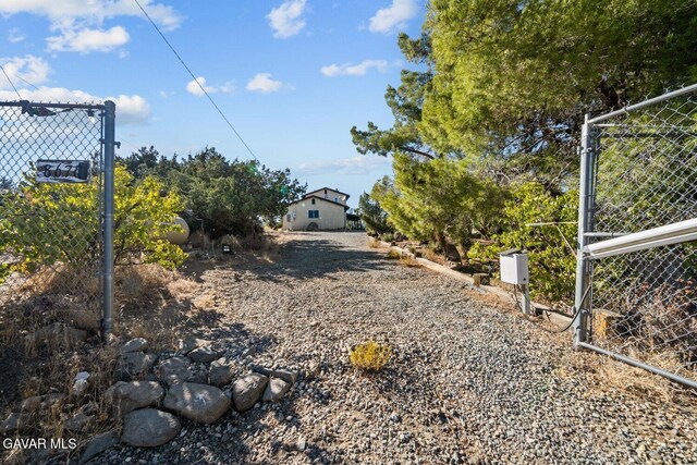 8676 Sky Line Dr, Pinon Hills, CA 92372 - photo 43
