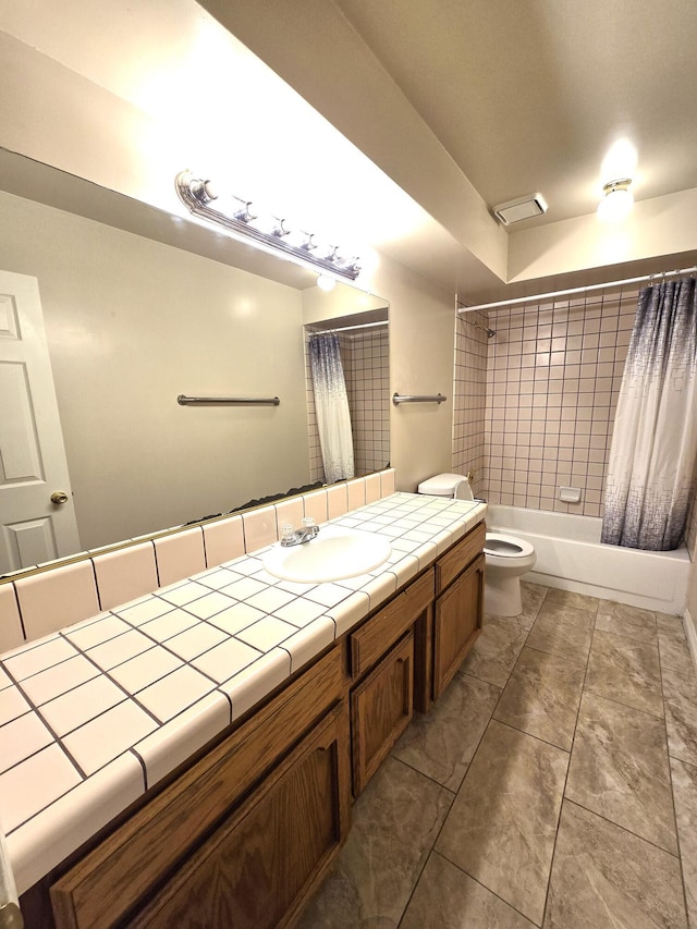 full bathroom featuring shower / bathtub combination with curtain, vanity, and toilet