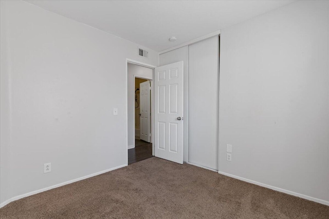 view of carpeted spare room