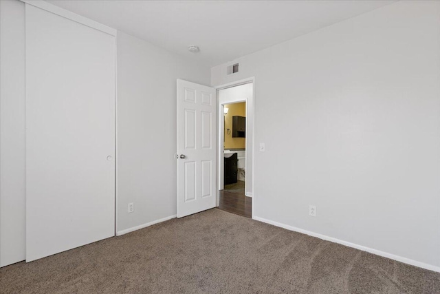 view of carpeted spare room