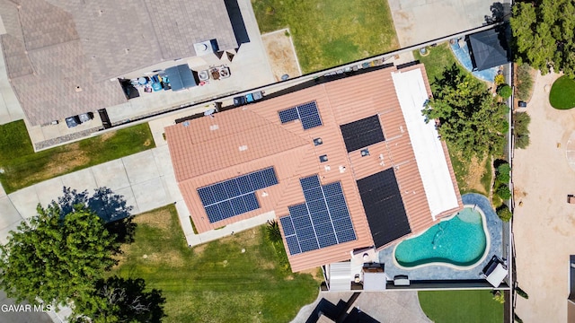 43432 Bale Ct, Lancaster, CA 93535 - aerial view of property and surrounding area featuring a pool area