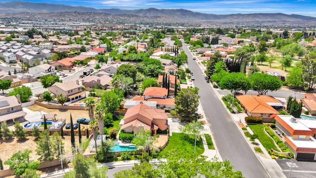 39884 Golfers Dr, Palmdale, CA 93551 - aerial view of residential area featuring a mountain backdrop
