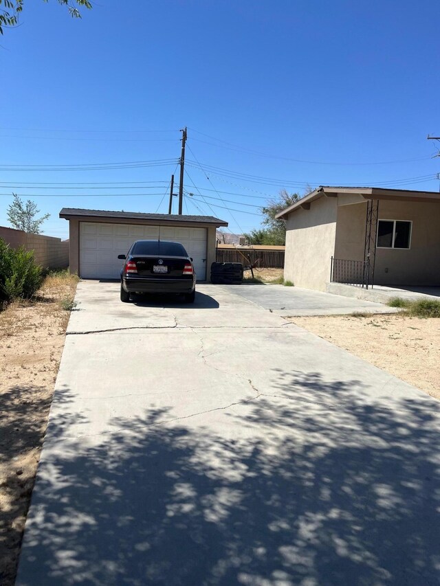 3354 Arthur Ave, Mojave, CA 93501 - garage featuring driveway