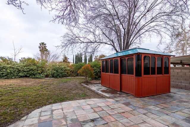 view of yard with a patio area