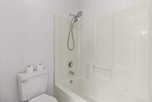 44838 Lotus Ct, Lancaster, CA 93536 - full bath featuring toilet and bathtub / shower combination