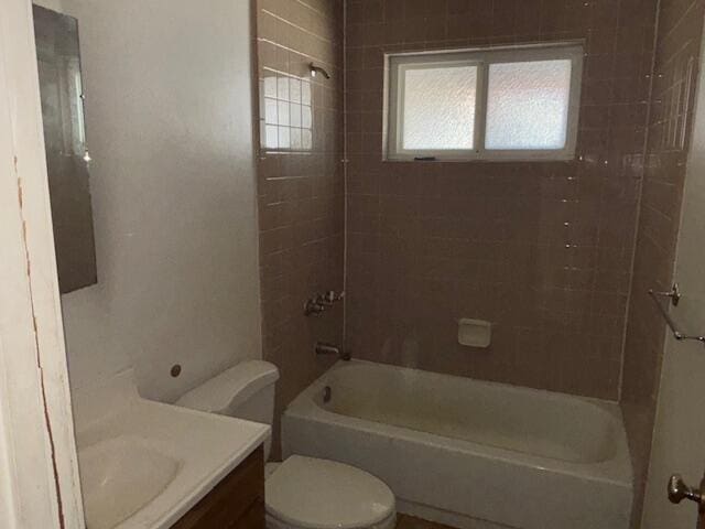 19 E 21st St, Tracy, CA 95376 - full bath with toilet, washtub / shower combination, and vanity