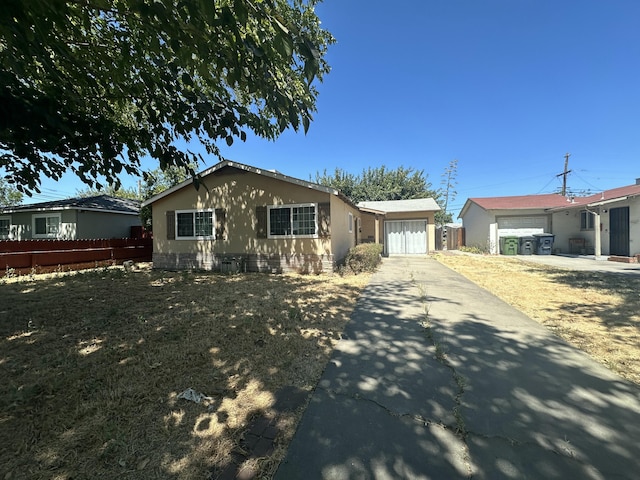 19 E 21st St, Tracy, CA 95376 - ranch-style home with driveway