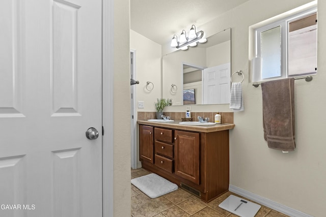 18909 Cheyenne Ave, Tehachapi, CA 93561 - full bath featuring tile patterned floors and double vanity