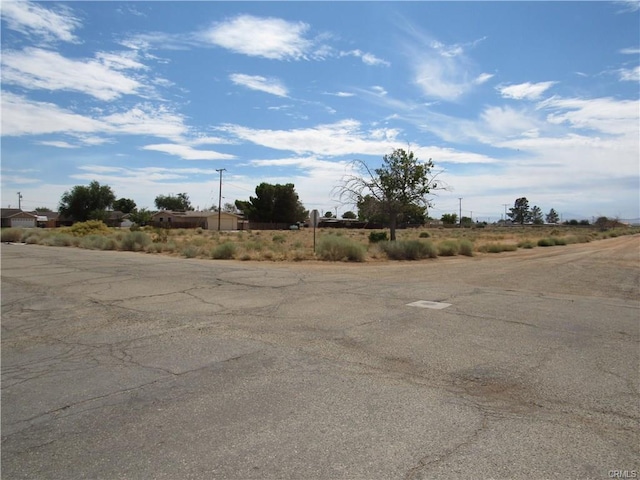 Listing photo 2 for 20308412015 Catalpa Ave, California City CA 93505