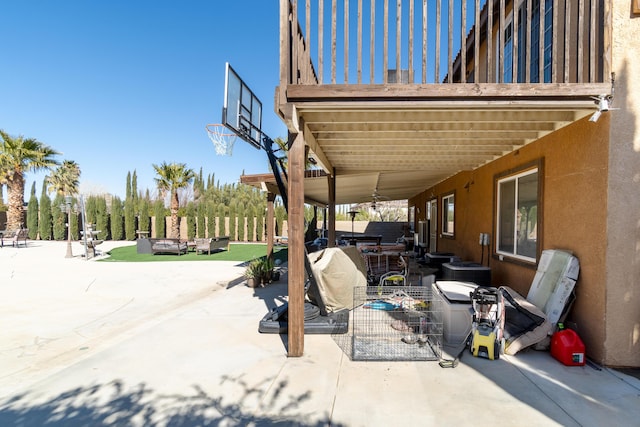 40947 Ridgegate Ln, Palmdale, CA 93551 - view of patio / terrace featuring fence