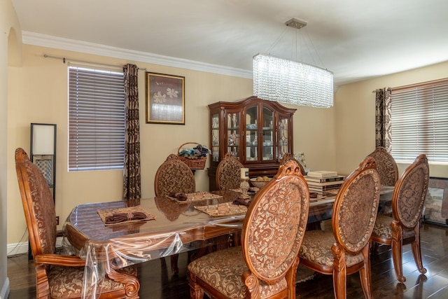 40947 Ridgegate Ln, Palmdale, CA 93551 - dining area featuring an inviting chandelier, ornamental molding, and baseboards