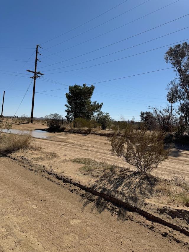 Reed Ave, Mojave, CA 93501