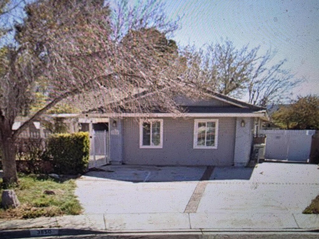 3850 Pelona Vista Dr, Lancaster, CA 93536 - view of front of house with a patio area