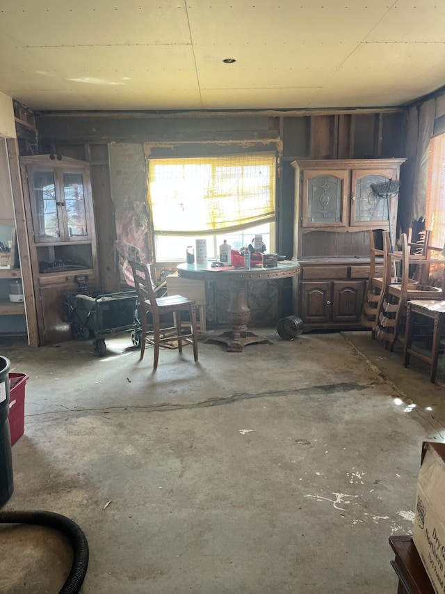 19507 E E Avenue Q, Palmdale, CA 93591 - interior space featuring concrete floors