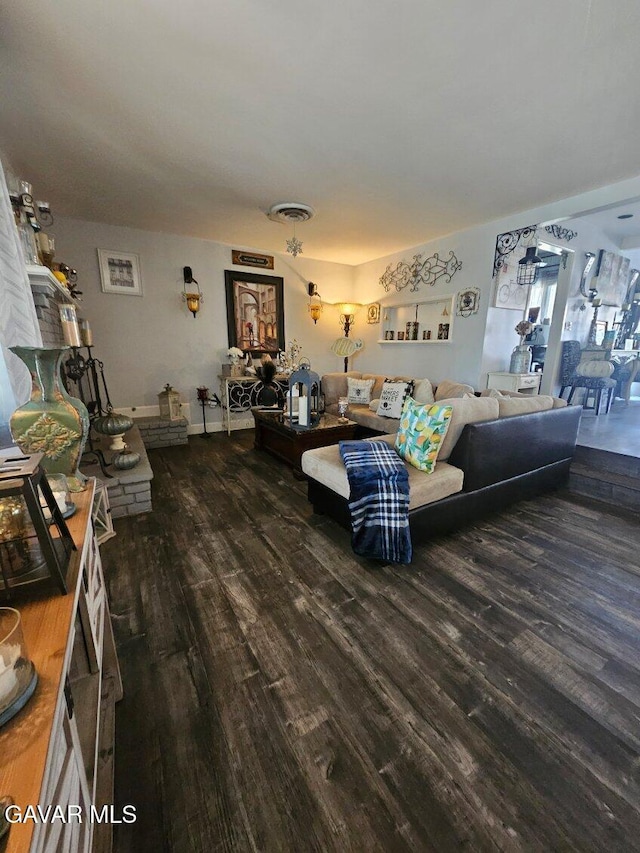 1283 W Lancaster Blvd, Lancaster, CA 93534 - living room with wood finished floors