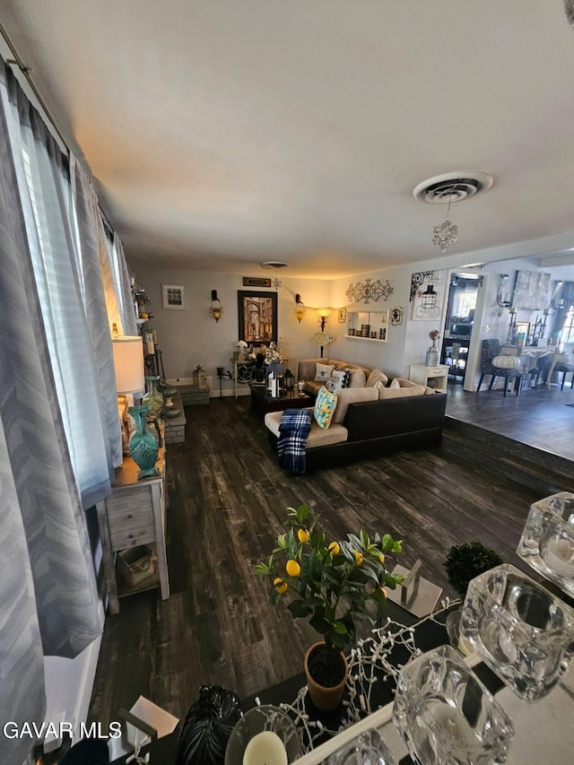 1283 W Lancaster Blvd, Lancaster, CA 93534 - living area featuring wood finished floors
