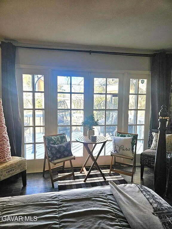 1283 W Lancaster Blvd, Lancaster, CA 93534 - sunroom / solarium with french doors and healthy amount of natural light