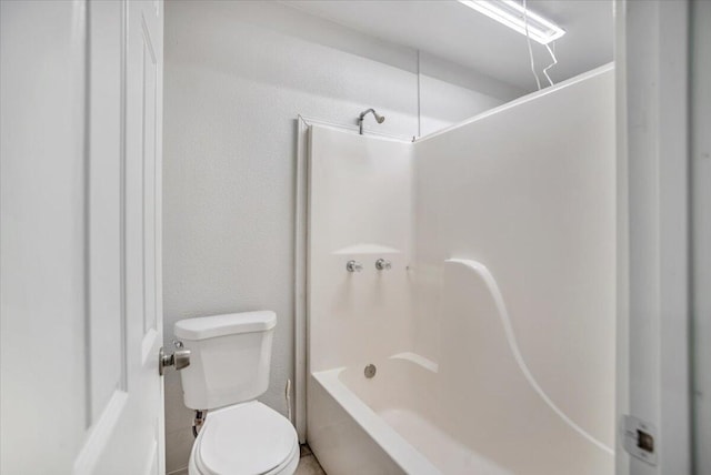 39441 E 140th St, Palmdale, CA 93591 - full bathroom featuring toilet and shower / bathtub combination