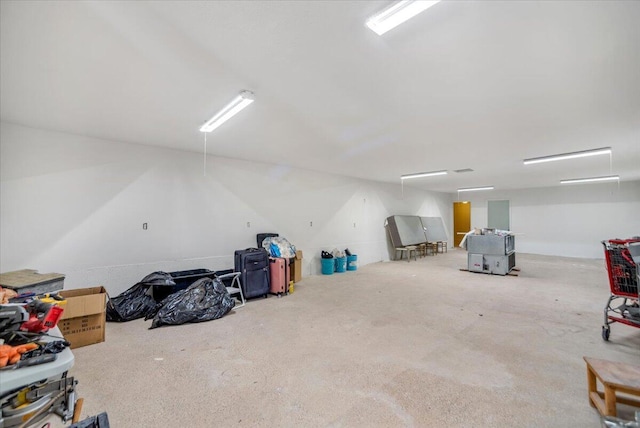 39441 E 140th St, Palmdale, CA 93591 - view of garage