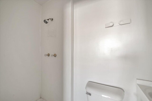 39441 E 140th St, Palmdale, CA 93591 - bathroom with toilet and a shower