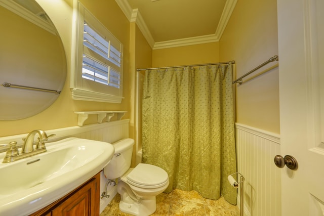 24281 Jacaranda Dr, Tehachapi, CA 93561 - bathroom featuring crown molding, toilet, wainscoting, and a shower with shower curtain