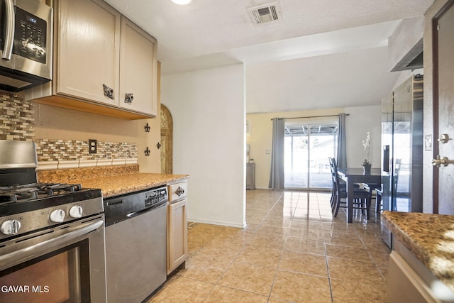 855 Lightcap St, Lancaster, CA 93535 - photo 7