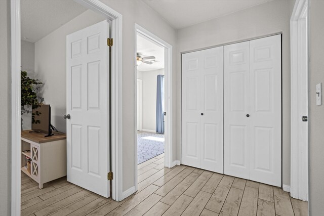 30140 Brassie Ct, Tehachapi, CA 93561 - foyer entrance with light wood finished floors, baseboards, and ceiling fan