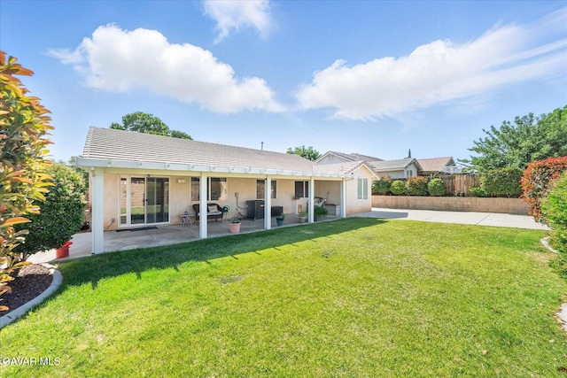36525 Summerholly Cir, Palmdale, CA 93550 - rear view of property featuring a patio and stucco siding