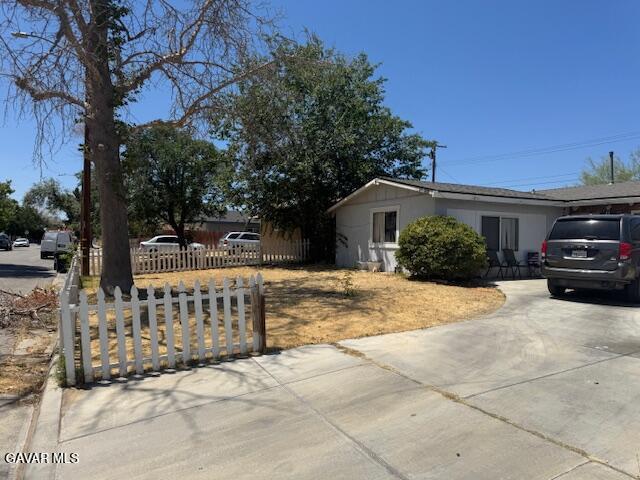 45529 Sancroft Ave, Lancaster, CA 93535 - view of front of home featuring driveway
