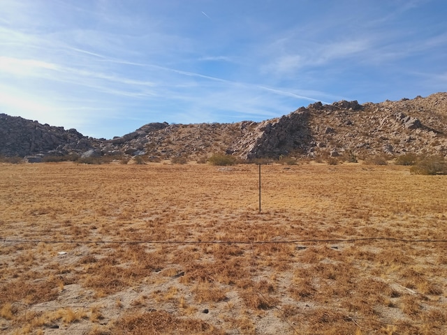 Listing photo 2 for Grey Mountain Rd, El Mirage CA 92301